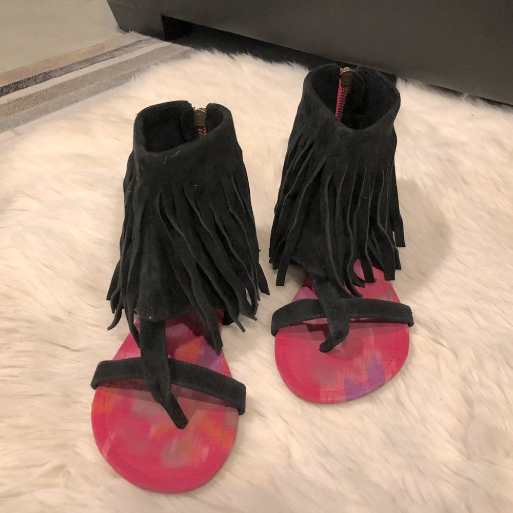 Forest of Francie Leather Fringe Sandals